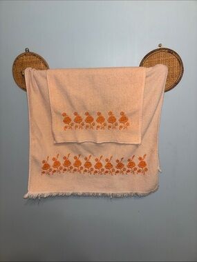Hand Towel Set with Orange Rose Embroidery - Peach